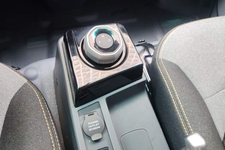 Used Farizon Xingxiang V 2024 Star Enjoy V6E Feature Edition Zhixin 46.08 kWh Gear Lever