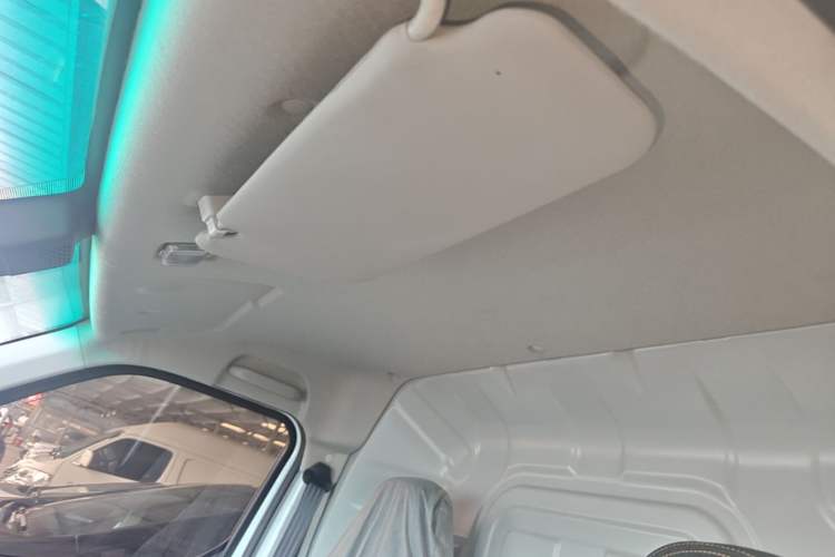 Used Farizon Xingxiang V 2024 Star Enjoy V6E Feature Edition Xuanwu 41.055 kWh Headliner