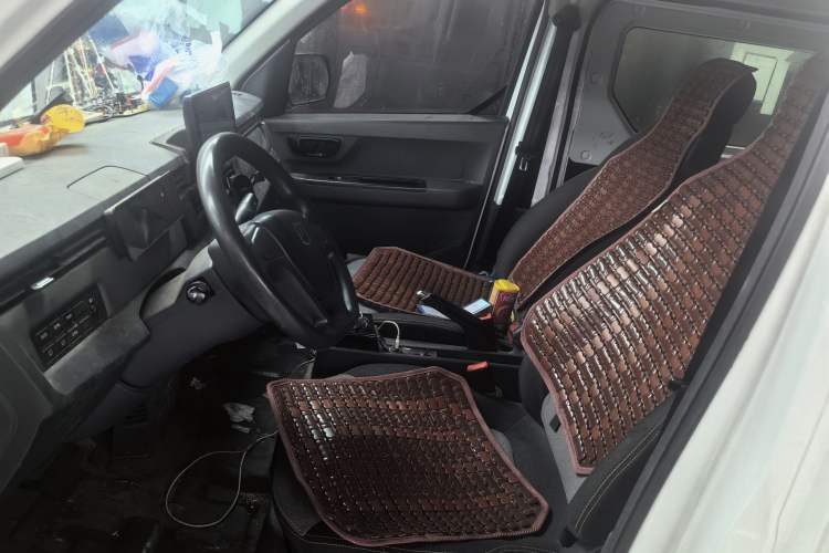 Used Farizon Xingxiang V 2024 Star Enjoy V6E Feature Edition Xuanwu 41.055 kWh Interior 1