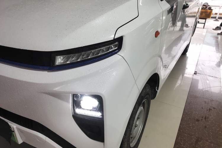 Used Farizon Xingxiang V 2024 Star Enjoy V6E Feature Edition Zhixin 46.08 kWh Left Front Headlight
