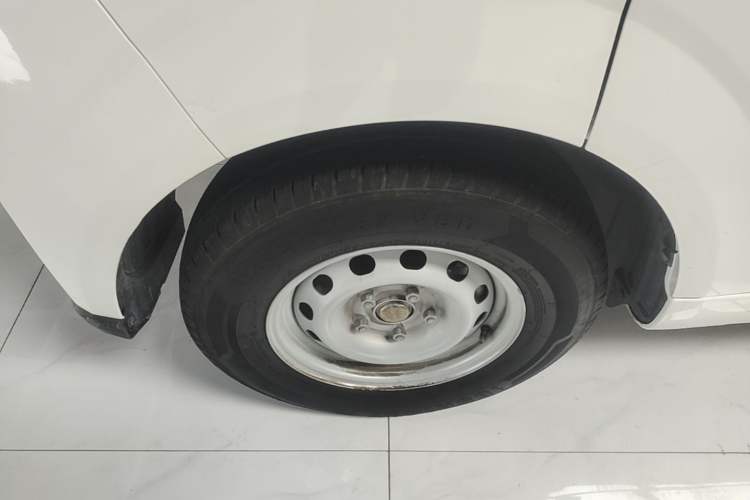 Used Farizon Xingxiang V 2024 Star Enjoy V6E Feature Edition Zhixin 46.08 kWh Left Front Wheel Hub