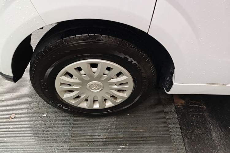 Used Farizon Xingxiang V 2024 Star Enjoy V6E Feature Edition Zhixin 46.08 kWh Left Front Wheel Hub