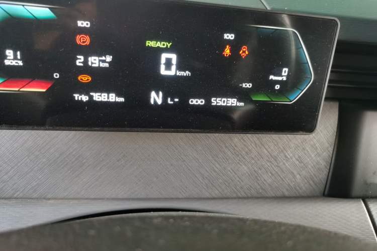 Used Farizon Xingxiang V 2024 Star Enjoy V6E Feature Edition Xuanwu 41.055 kWh Odometer Close Up