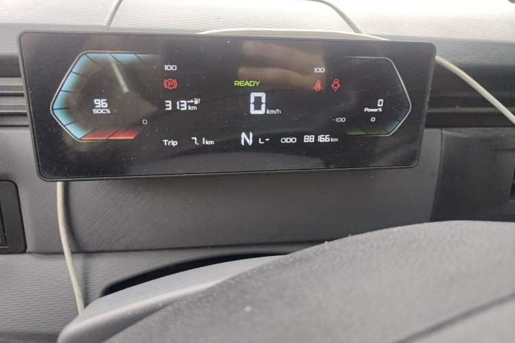 Used Farizon Xingxiang V 2024 Star Enjoy V6E Feature Edition Zhixin 46.08 kWh Odometer Close Up