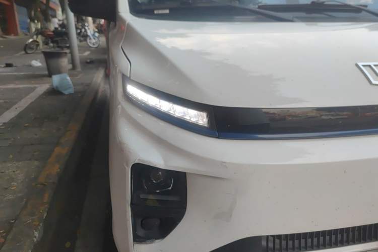 Used Farizon Xingxiang V 2024 Star Enjoy V6E Feature Edition Zhixin 46.08 kWh Right Front Headlight