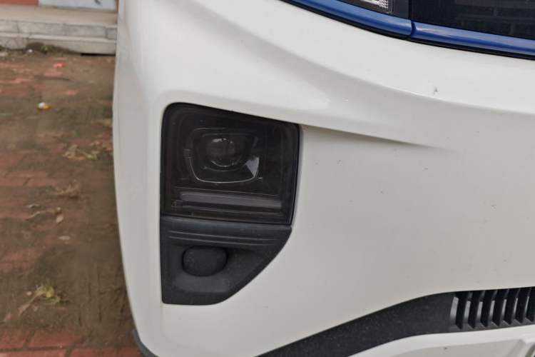 Used Farizon Xingxiang V 2024 Star Enjoy V6E Feature Edition Zhixin 46.08 kWh Right Front Headlight