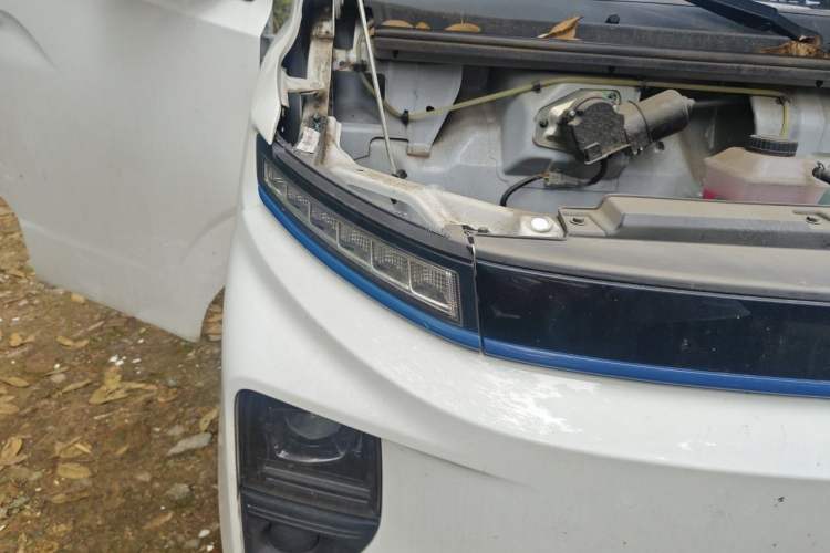 Used Farizon Xingxiang V 2024 Star Enjoy V6E Feature Edition Zhixin 46.08 kWh Right Front Headlight