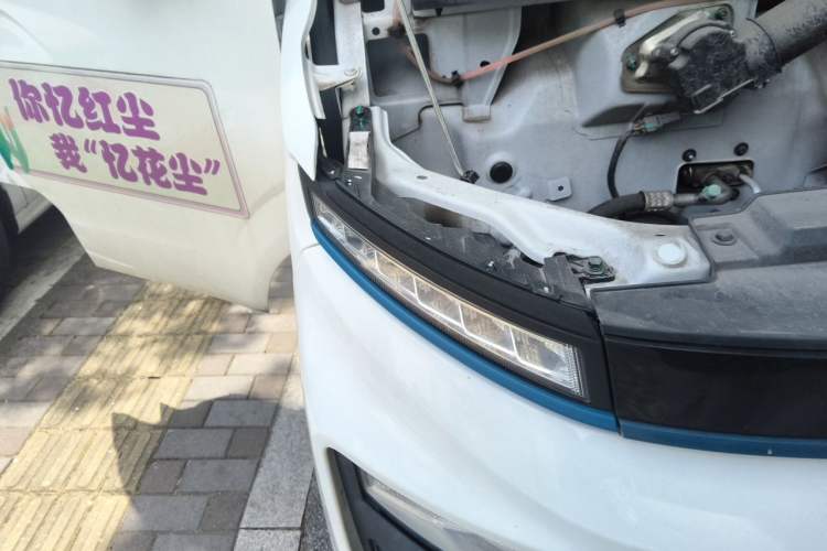 Used Farizon Xingxiang V 2024 Star Enjoy V6E Feature Edition Zhixin 46.08 kWh Right Front Headlight