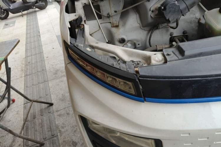 Used Farizon Xingxiang V 2024 Star Enjoy V6E Feature Edition Zhixin 46.08 kWh Right Front Headlight