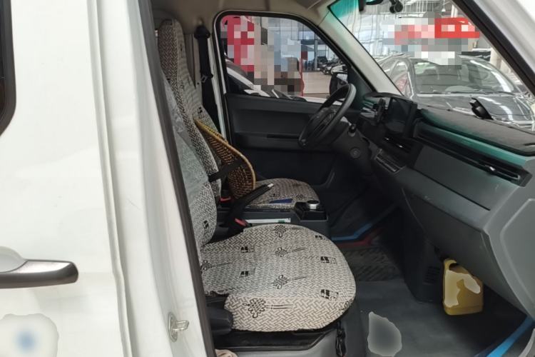 Used Farizon Xingxiang V 2024 Star Enjoy V6E Feature Edition Zhixin 46.08 kWh Right Front Seat