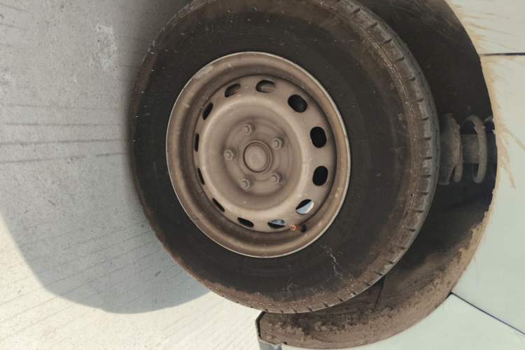 Used Farizon Xingxiang V 2024 Star Enjoy V6E Feature Edition Zhixin 46.08 kWh Right Front Wheel Hub
