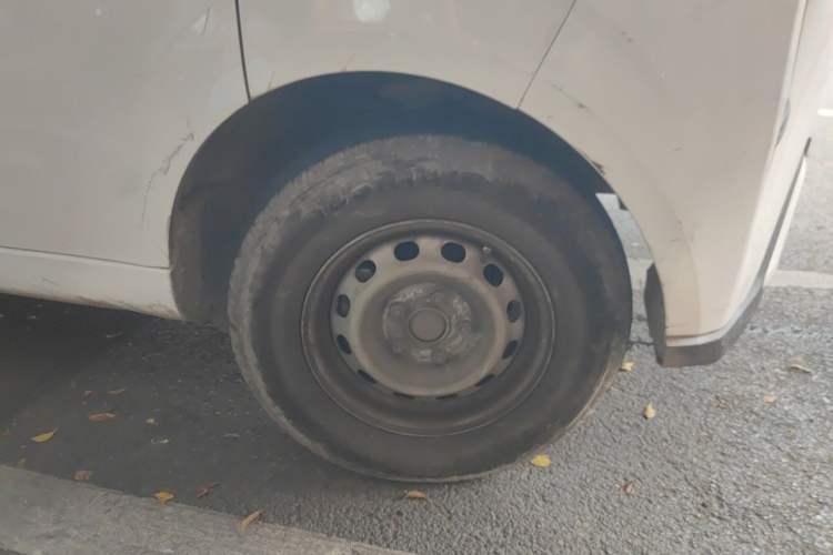 Used Farizon Xingxiang V 2024 Star Enjoy V6E Feature Edition Zhixin 46.08 kWh Right Front Wheel Hub