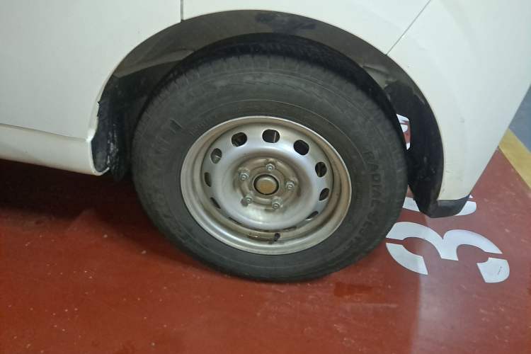 Used Farizon Xingxiang V 2024 Star Enjoy V6E Feature Edition Zhixin 46.08 kWh Right Front Wheel Hub