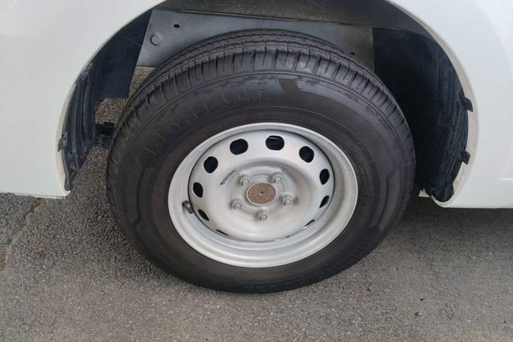 Used Farizon Xingxiang V 2024 Star Enjoy V6E Feature Edition Zhixin 46.08 kWh Right Rear Wheel Hub