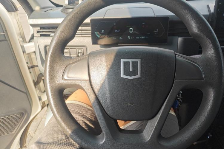Used Farizon Xingxiang V 2024 Star Enjoy V6E Feature Edition with CATL 41.86 kWh Steering Wheel