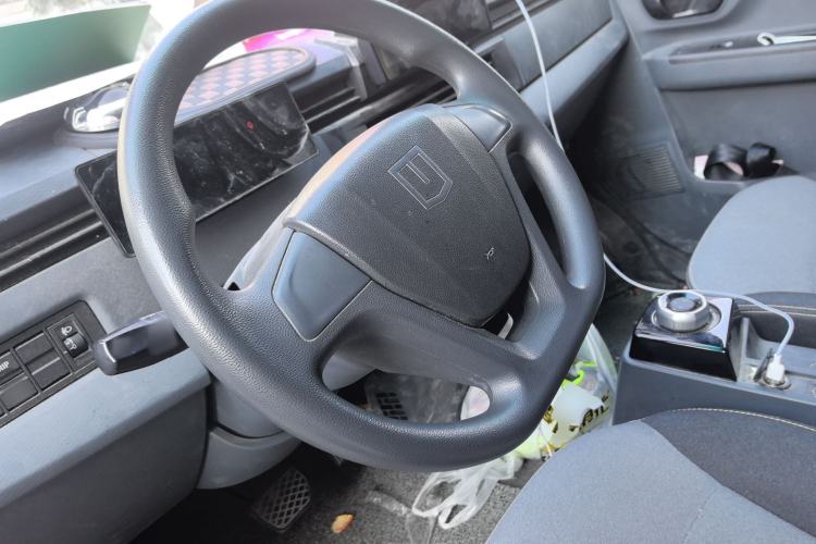 Used Farizon Xingxiang V 2024 Star Enjoy V6E Feature Edition with CATL 41.86 kWh Steering Wheel