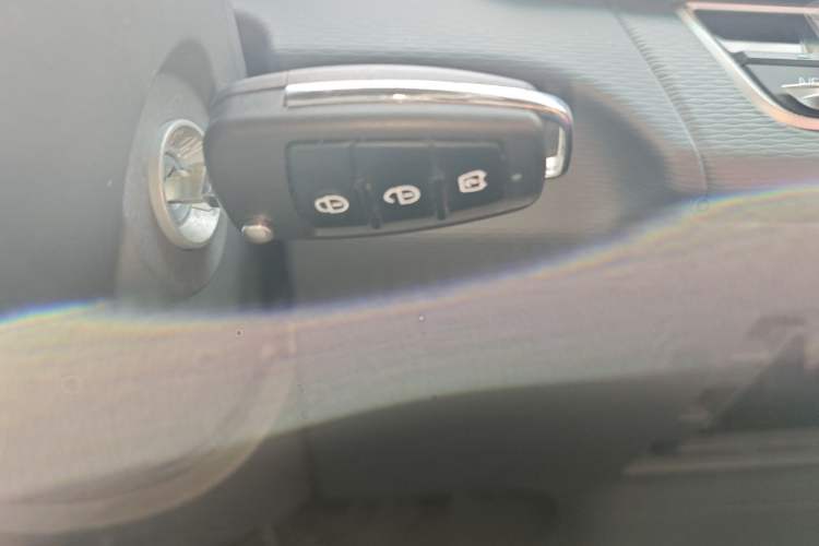 Used Farizon Xingxiang V 2024 Star Enjoy V6E Feature Edition Zhixin 46.08 kWh Vehicle Key