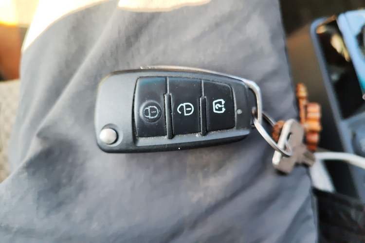Used Farizon Xingxiang V 2024 Star Enjoy V6E Feature Edition Zhixin 46.08 kWh Vehicle Key