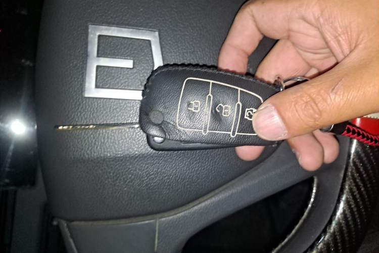 Used Farizon Xingxiang V 2024 Star Enjoy V6E Feature Edition Zhixin 46.08 kWh Vehicle Key