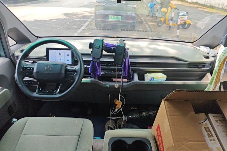 Used Farizon Xingxiang V 2025 V8E Functional Edition—Smart Edition, 340km Center Console