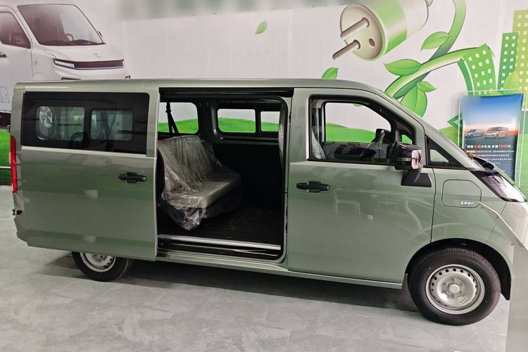 Used Farizon Xingxiang V 2025 Star Enjoy V7E Smart Edition Xuanwu 51.4 kWh Exterior 2