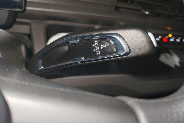 Used Farizon Xingxiang V 2025 Star Enjoy V7E Functional Edition Smart Edition Xuanwu 51.4 kWh Gear Lever