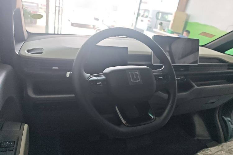 Used Farizon Xingxiang V 2025 Xingxiang V7E Functional Edition, Smart Edition, CATL 50.2kWh Interior 1
