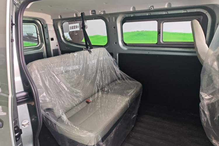 Used Farizon Xingxiang V 2025 Xingxiang V7E Functional Edition, Smart Edition, CATL 50.2kWh Interior 2