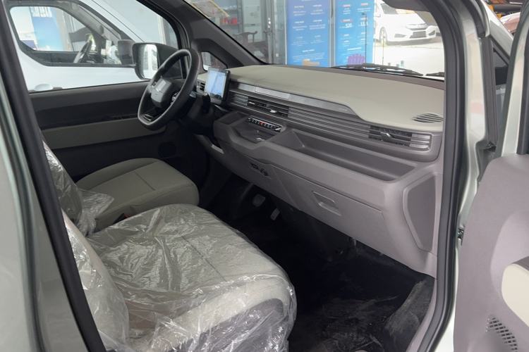 Used Farizon Xingxiang V 2025 Star Enjoy V7E Smart Edition Ningde 50.2 kWh Interior 3