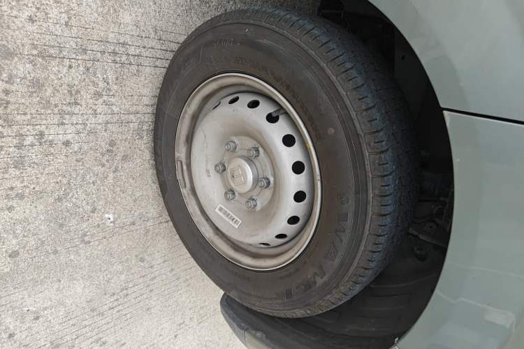 Used Farizon Xingxiang V 2025 Star Enjoy V7E Functional Edition Smart Wealth Edition Ningde 50.2 kWh Right Front Wheel Hub