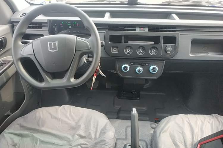 Used Farizon Xingxiang V 2025 Xingxiang V6E Xuanwu Wealth Creation Edition I Audio And AC Panel