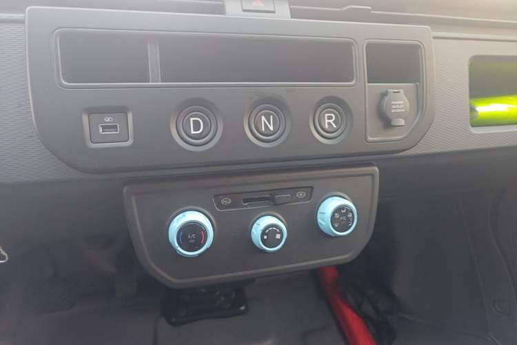 Used Farizon Xingxiang V 2025 Star Enjoy V6E Xuanwu Wealth Creation Edition II Audio And AC Panel