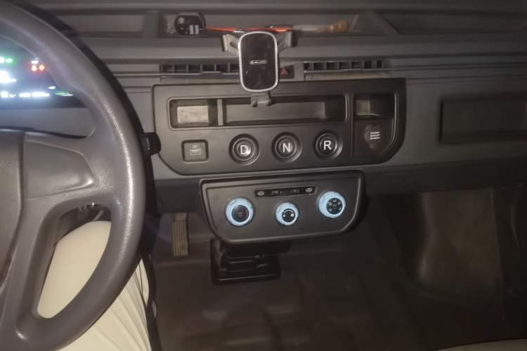 Used Farizon Xingxiang V 2025 Xingxiang V6E Xuanwu Wealth Creation Edition I Audio And AC Panel