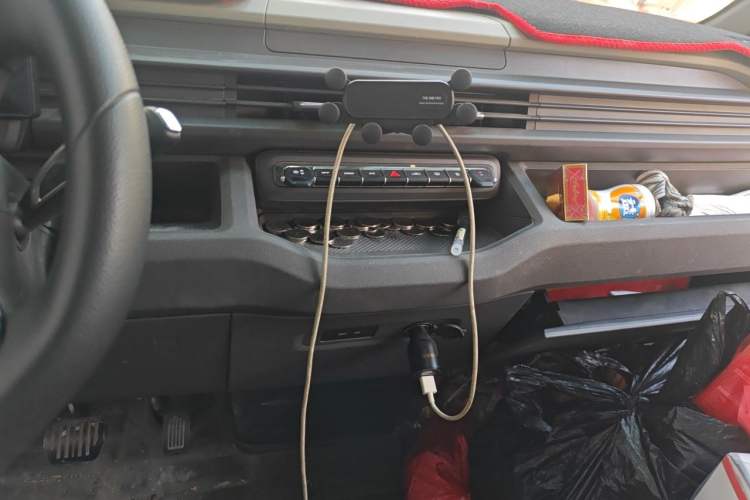 Used Farizon Xingxiang V 2025 Xingxiang V7E Functional Edition, Smart Edition, CATL 50.2kWh Audio And AC Panel