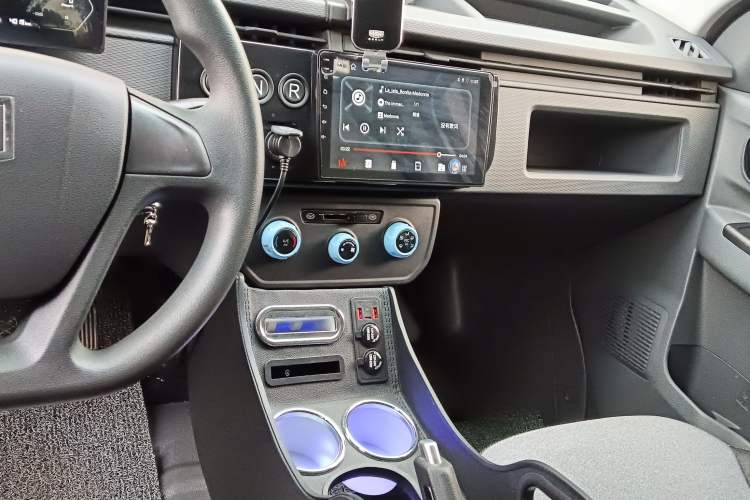 Used Farizon Xingxiang V 2025 Xingxiang V6E Xuanwu Wealth Creation Edition I Audio And AC Panel
