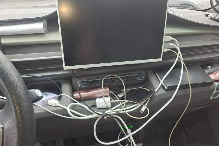 Used Farizon Xingxiang V 2025 Xingxiang V7E Functional Edition, Smart Edition, CATL 50.2kWh Audio And AC Panel