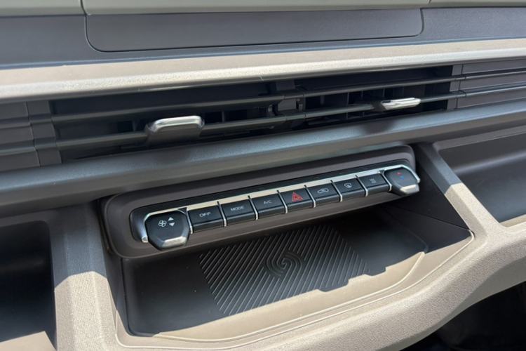Used Farizon Xingxiang V 2025 Star Enjoy V7E Functional Edition Smart Wealth Edition Xuanwu 51.4 kWh Audio And AC Panel