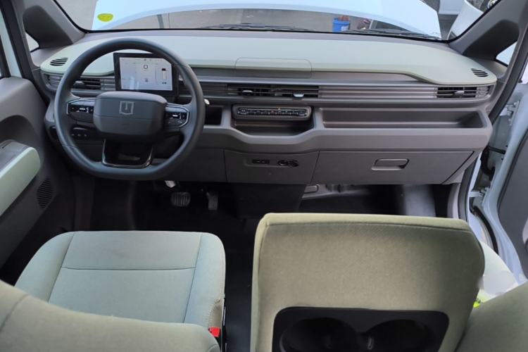 Used Farizon Xingxiang V 2025 Star Enjoy V7E Functional Edition Smart Edition Xuanwu 51.4 kWh Center Console