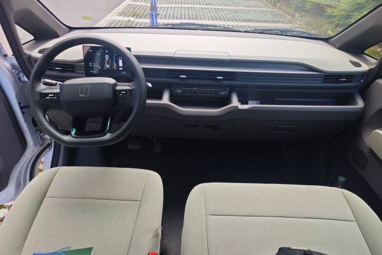 Used Farizon Xingxiang V 2025 Star Enjoy V7E Functional Edition Smart Wealth Edition Xuanwu 51.4 kWh Center Console