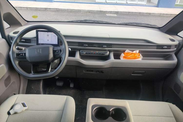 Used Farizon Xingxiang V 2025 Star Enjoy V7E Functional Edition Smart Edition Xuanwu 51.4 kWh Center Console