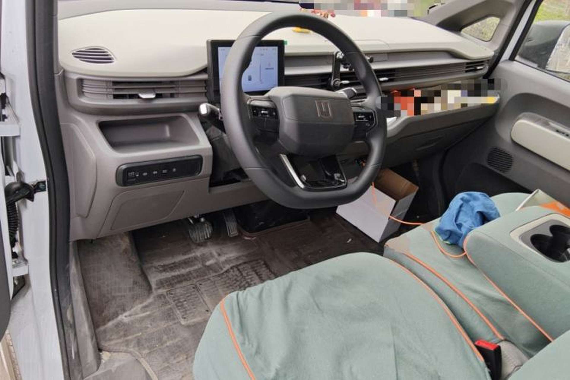 Used Farizon Xingxiang V 2025 Star Enjoy V7E Smart Wealth Edition Xuanwu 51.4 kWh Center Console