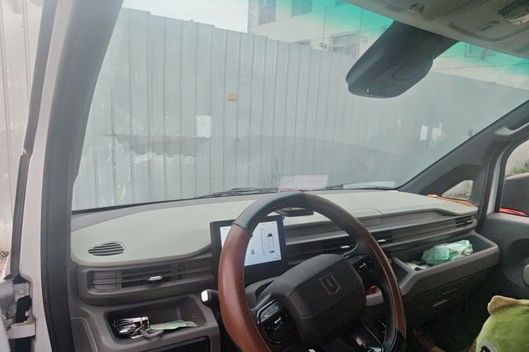 Used Farizon Xingxiang V 2025 V8E—Smart Edition 360km Center Console