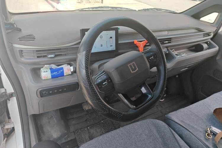 Used Farizon Xingxiang V 2025 Star Enjoy V7E Smart Edition Xuanwu 51.4 kWh Center Console