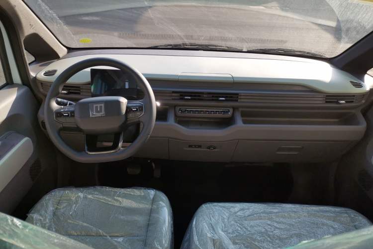 Used Farizon Xingxiang V 2025 Star Enjoy V7E Functional Edition Smart Edition Xuanwu 51.4 kWh Center Console