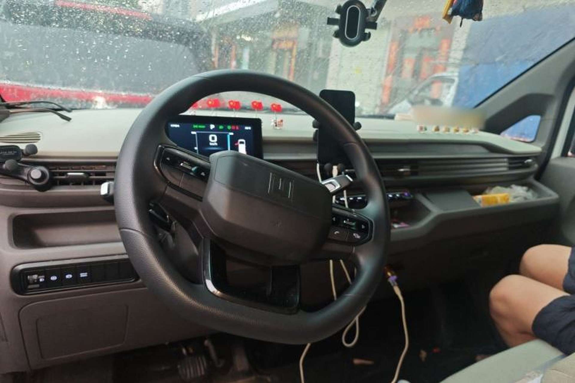 Used Farizon Xingxiang V 2025 Star Enjoy V7E Smart Edition Xuanwu 51.4 kWh Center Console