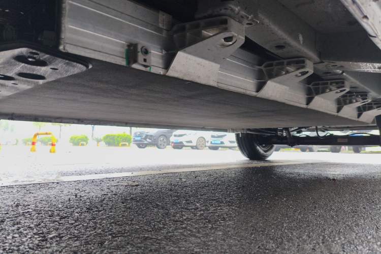 Used Farizon Xingxiang V 2025 Star Enjoy V7E Smart Edition Xuanwu 51.4 kWh Chassis Front Left