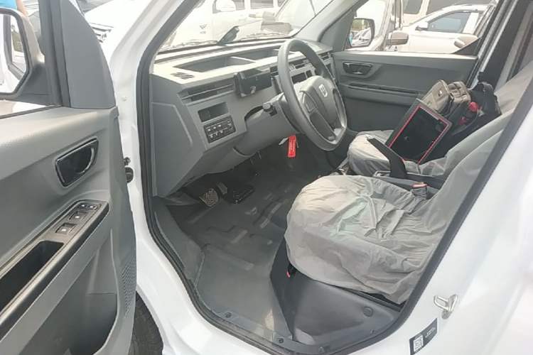 Used Farizon Xingxiang V 2025 Xingxiang V6E Xuanwu Wealth Creation Edition I Driver Seat
