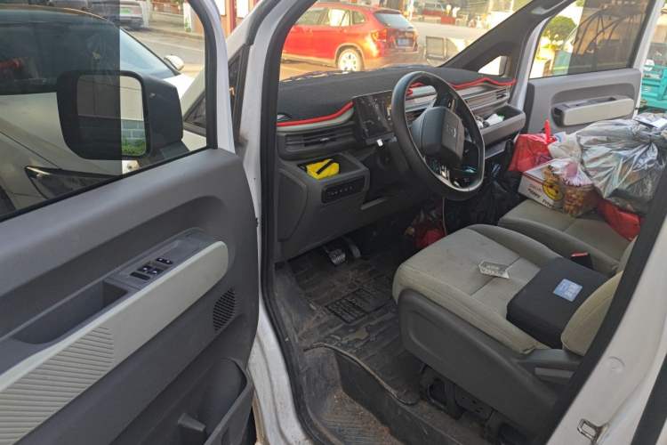 Used Farizon Xingxiang V 2025 Xingxiang V7E Functional Edition, Smart Edition, CATL 50.2kWh Driver Seat