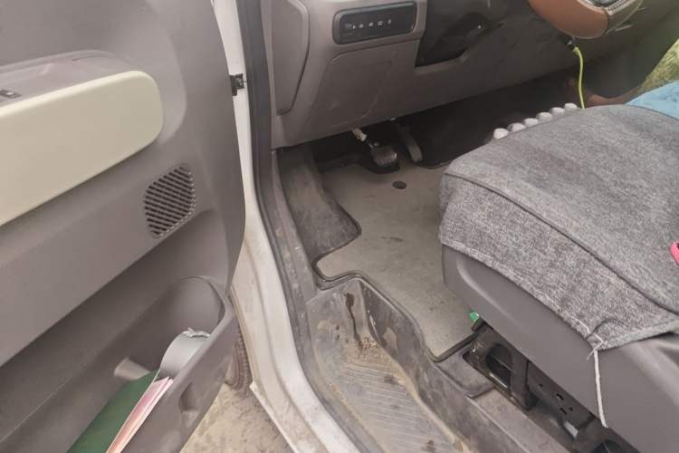 Used Farizon Xingxiang V 2025 V8E—Smart Edition 360km Driver Seat