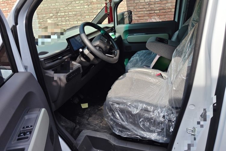 Used Farizon Xingxiang V 2025 Xingxiang V7E Functional Edition, Smart Edition, CATL 50.2kWh Driver Seat